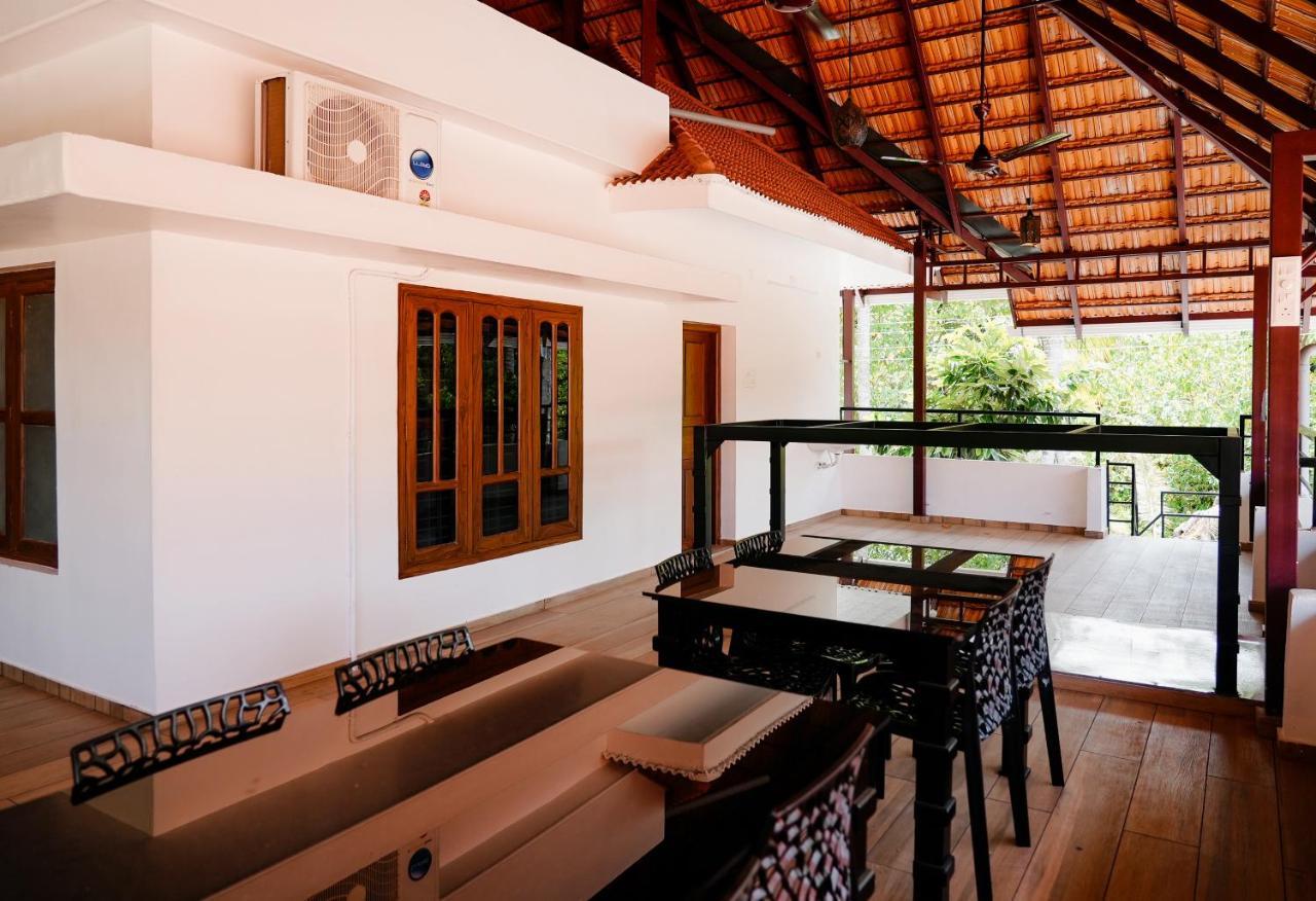 Kalloos Island Backwater Resort 科兰 外观 照片