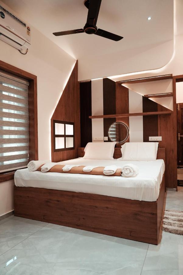 Kalloos Island Backwater Resort 科兰 外观 照片