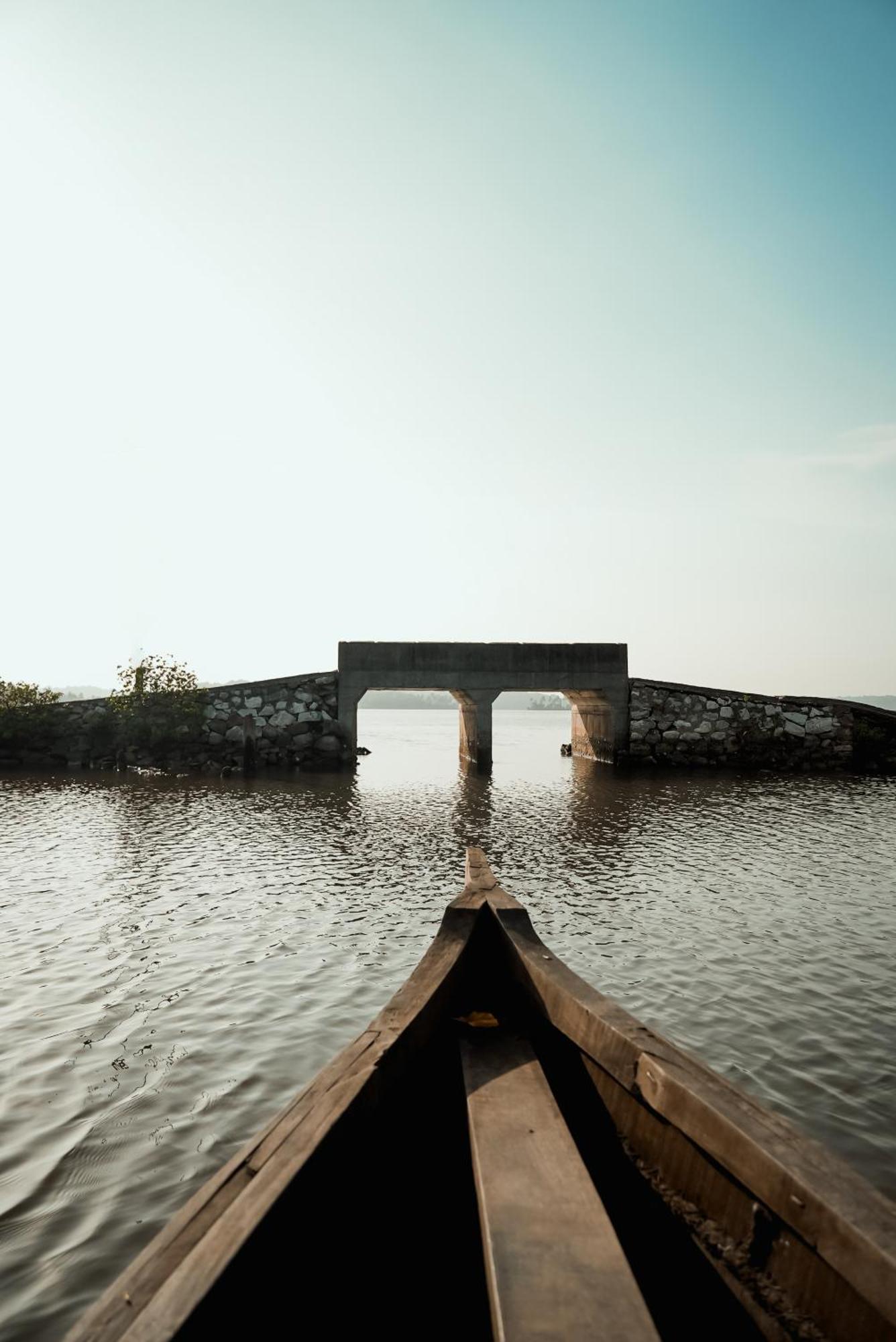 Kalloos Island Backwater Resort 科兰 外观 照片